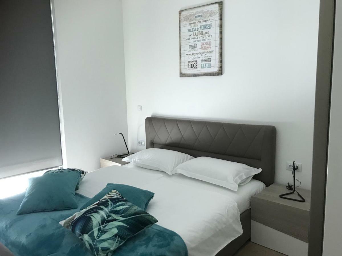 Blue Water Apartment Zrnovo 外观 照片